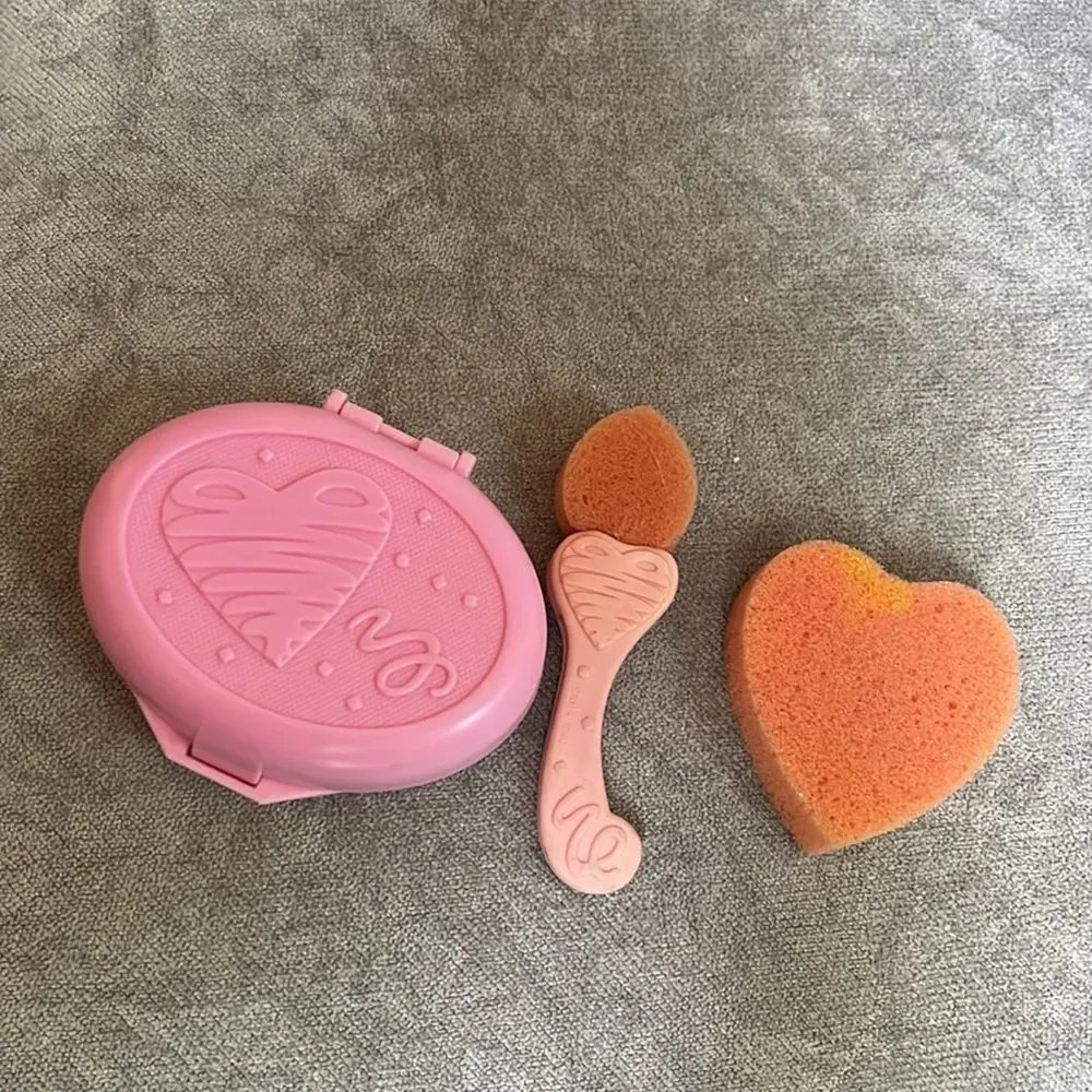 Lil Little Miss Pink makeup kit accessories - Picture 2 of 4